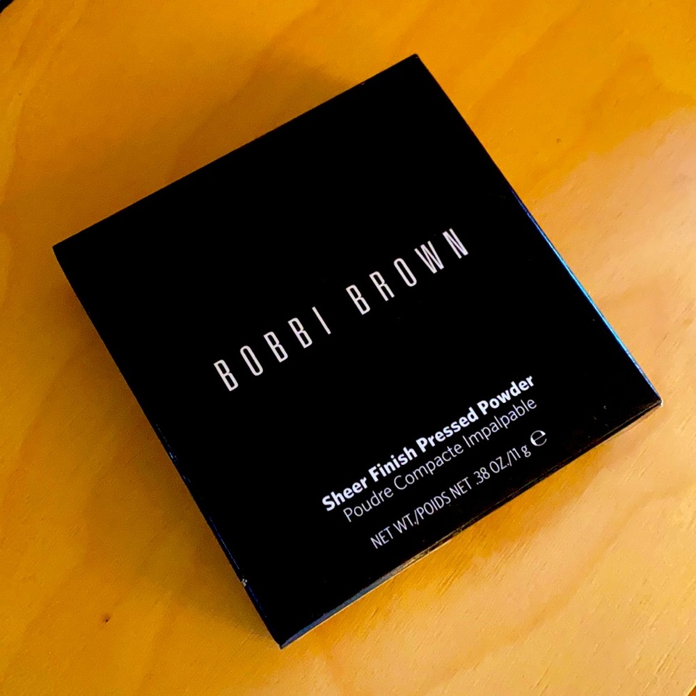 BOBBI BROWN SHEER PRESSED POWDER